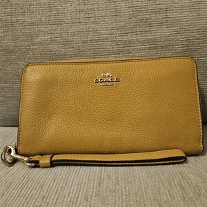 Coach Gold Leather Accordion Wristlet